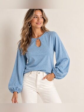 Nation Los Angeles Long-Sleeve Keyhole Top in‎ Light Blue Medium